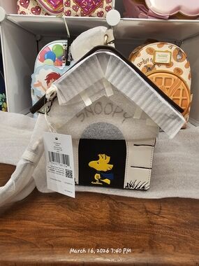 KATE SPADE Peanuts X KSNY Snoopy 3D Dog House Crossbody! 2025 limited release!